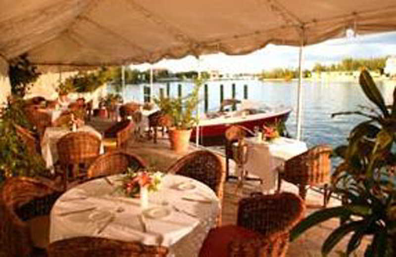 Pelican Bay Hotel Freeport Restaurant photo